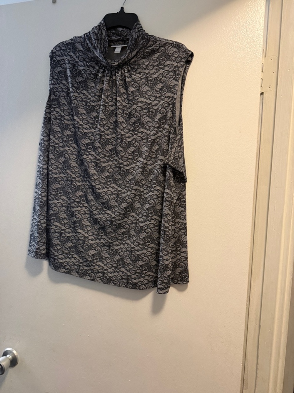 Women's Black and Gray Lace-Pattern Sleeveless Mock Neck Top